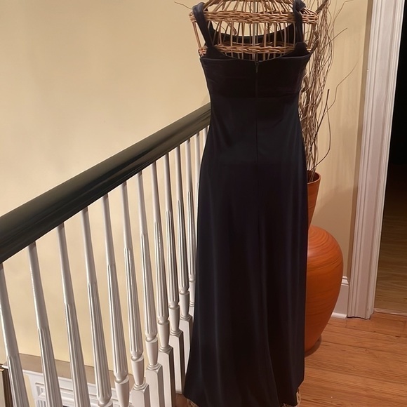 Betsy & Adam by Jaslene elegant long dress - Picture 5 of 9